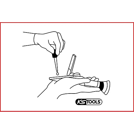 Zwei Hände halten ein Gerät und eine Pipette, aus der ein Tropfen auf das Gerät fällt. Das Logo von KS TOOLS ist unten rechts.